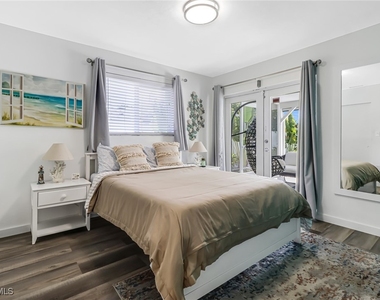 724 100th Avenue N - Photo Thumbnail 15