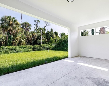 17196 Glenview Avenue - Photo Thumbnail 32