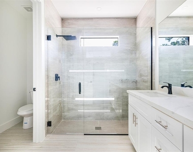 17196 Glenview Avenue - Photo Thumbnail 22