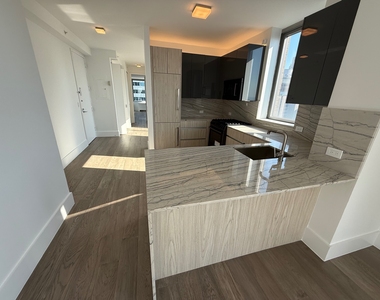  West 47th Street - Photo Thumbnail 5