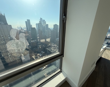  West 47th Street - Photo Thumbnail 16