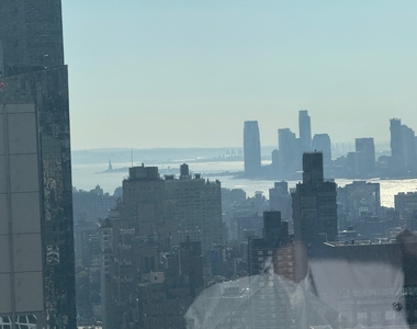  West 47th Street - Photo Thumbnail 4