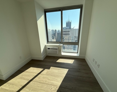  West 47th Street - Photo Thumbnail 7