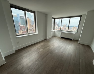 West 47th Street - Photo Thumbnail 1