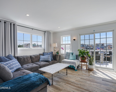 229 1st Avenue - Photo Thumbnail 9