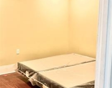 4616 Eastside Avenue - Photo Thumbnail 12