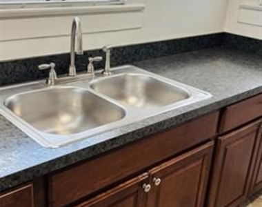 4616 Eastside Avenue - Photo Thumbnail 7
