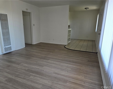 1834 Pine Avenue - Photo Thumbnail 3