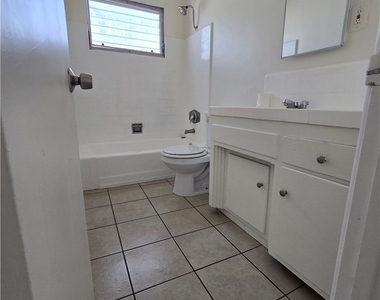 1834 Pine Avenue - Photo Thumbnail 9