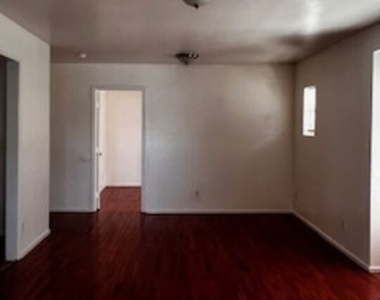 1529 5th Avenue - Photo Thumbnail 2