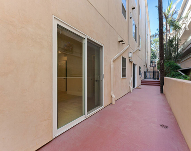16123 W Sunset Boulevard - Photo Thumbnail 13