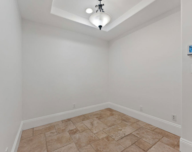 16123 W Sunset Boulevard - Photo Thumbnail 11