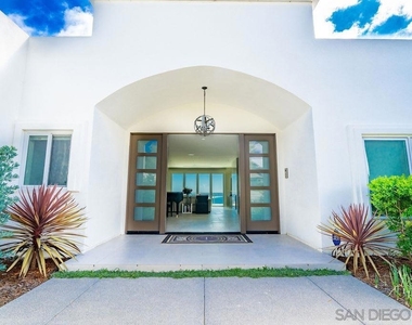 1001 La Jolla Rancho Rd - Photo Thumbnail 6