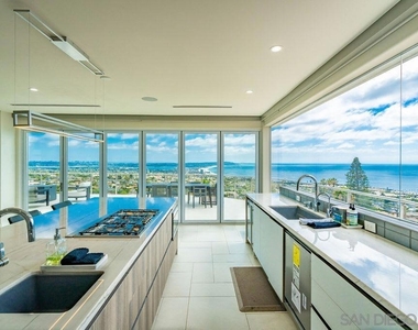 1001 La Jolla Rancho Rd - Photo Thumbnail 2