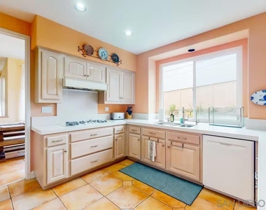 863 Starflower Rd - Photo Thumbnail 3