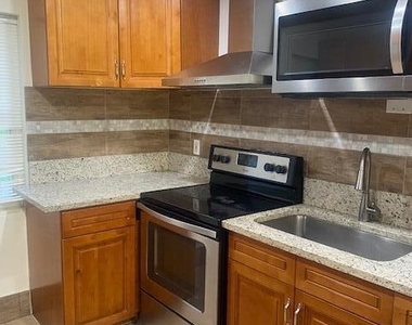 312 N 27th Street - Photo Thumbnail 9