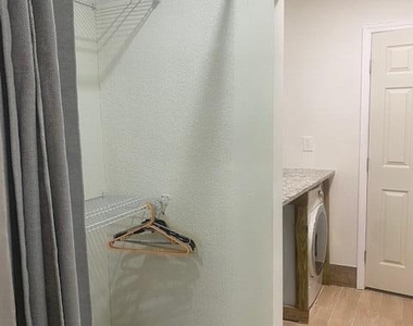 312 N 27th Street - Photo Thumbnail 3