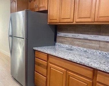 312 N 27th Street - Photo Thumbnail 6