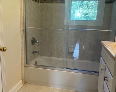 5102 Glassmanor Drive - Photo Thumbnail 22