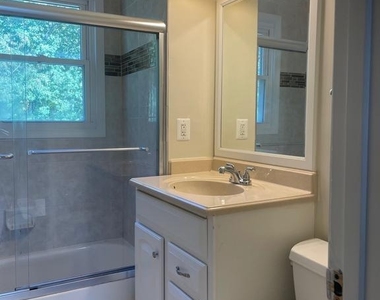5102 Glassmanor Drive - Photo Thumbnail 20