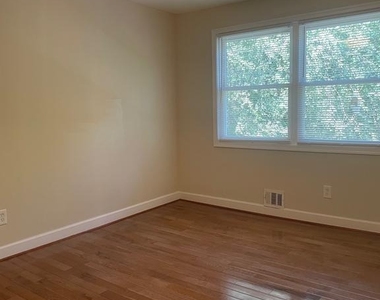 5102 Glassmanor Drive - Photo Thumbnail 23