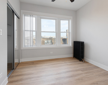 7423 N Clark Street - Photo Thumbnail 7