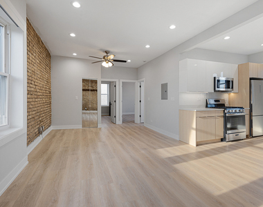 7423 N Clark Street - Photo Thumbnail 1
