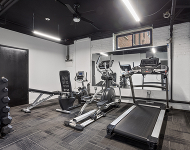 7423 N Clark Street - Photo Thumbnail 11