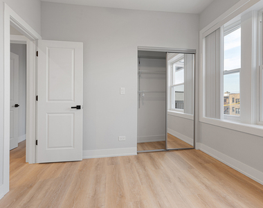 7423 N Clark Street - Photo Thumbnail 8