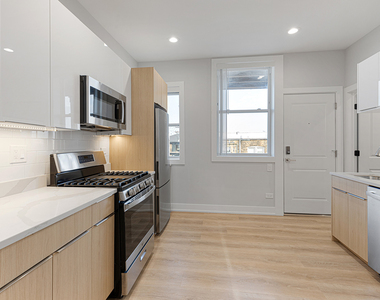 7423 N Clark Street - Photo Thumbnail 4