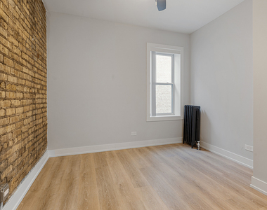 7423 N Clark Street - Photo Thumbnail 6