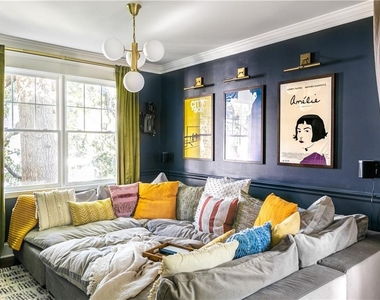 570 Morgan Street Ne - Photo Thumbnail 2