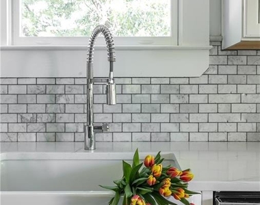 570 Morgan Street Ne - Photo Thumbnail 7