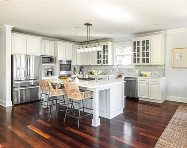 570 Morgan Street Ne - Photo Thumbnail 1