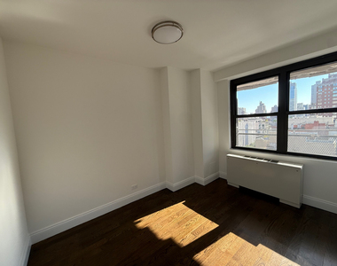 240 East 82nd Street - Photo Thumbnail 1