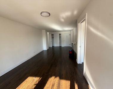 240 East 82nd Street - Photo Thumbnail 2