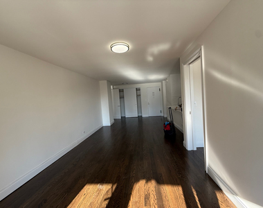 240 East 82nd Street - Photo Thumbnail 3