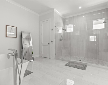 107 12th Street - Photo Thumbnail 14