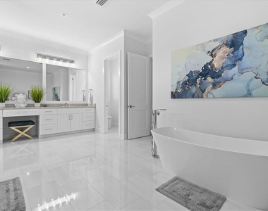 107 12th Street - Photo Thumbnail 15