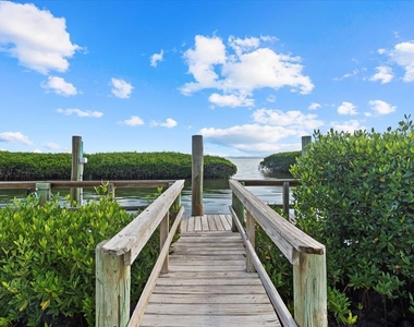 2254 Harbour Court Drive - Photo Thumbnail 6