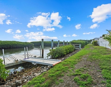 2254 Harbour Court Drive - Photo Thumbnail 5