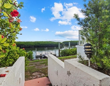 2254 Harbour Court Drive - Photo Thumbnail 4