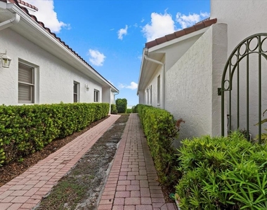 2254 Harbour Court Drive - Photo Thumbnail 2