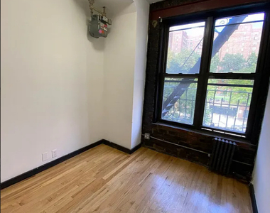 520 East 14th Street - Photo Thumbnail 2