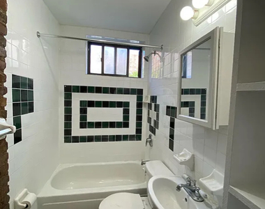 520 East 14th Street - Photo Thumbnail 4