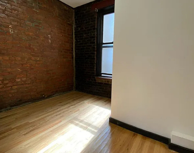 520 East 14th Street - Photo Thumbnail 3