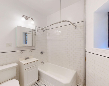 212 Grand Street - Photo Thumbnail 2