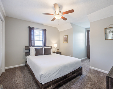 23 Magnolia Court Ne - Photo Thumbnail 2
