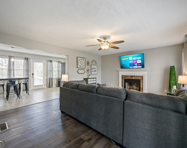 23 Magnolia Court Ne - Photo Thumbnail 5