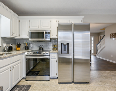 23 Magnolia Court Ne - Photo Thumbnail 3